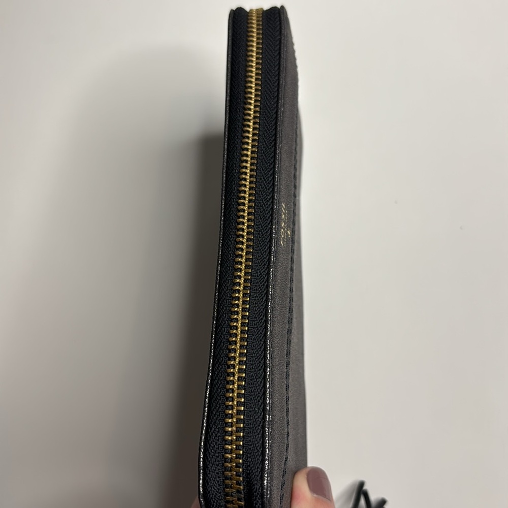 Fossil Tara clutch in metallic with tassel zipper pull - Picture 7 of 11